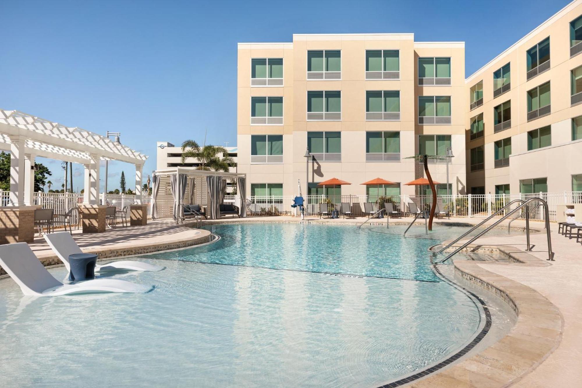 Holiday Inn Express Cape Canaveral By Ihg ภายนอก รูปภาพ
